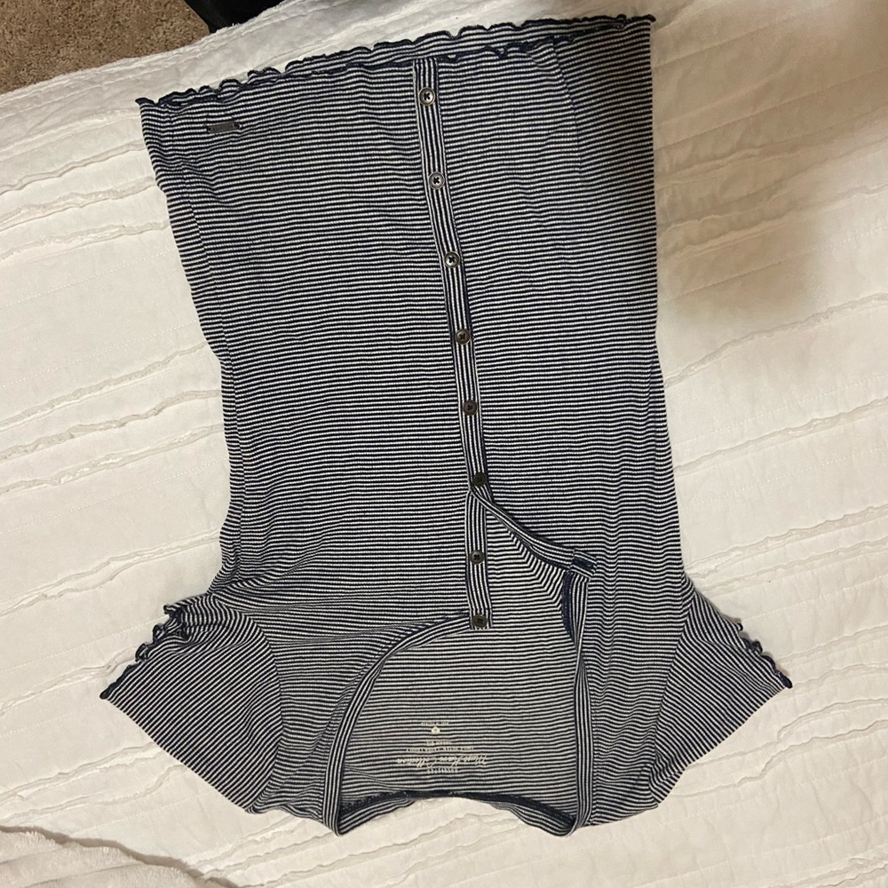 Hollister. Size medium